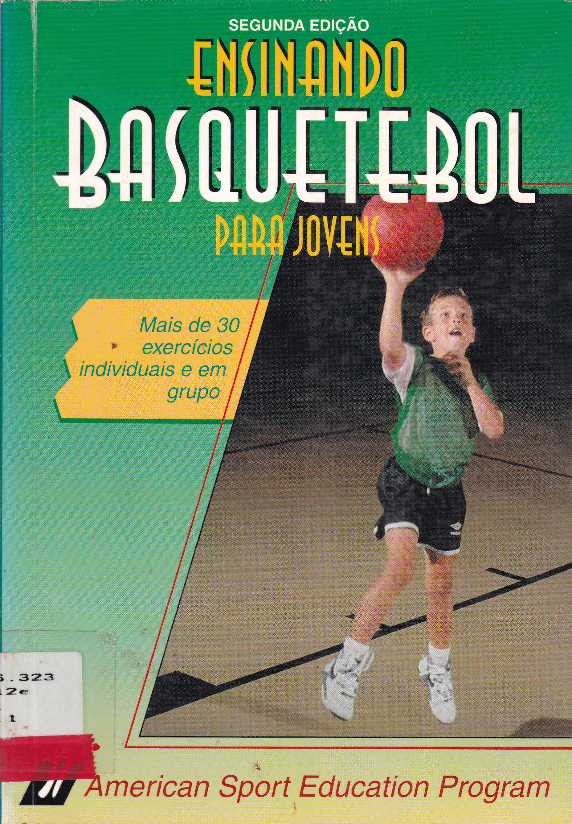 ENSINANDO BASQUETEBOL PARA JOVENS