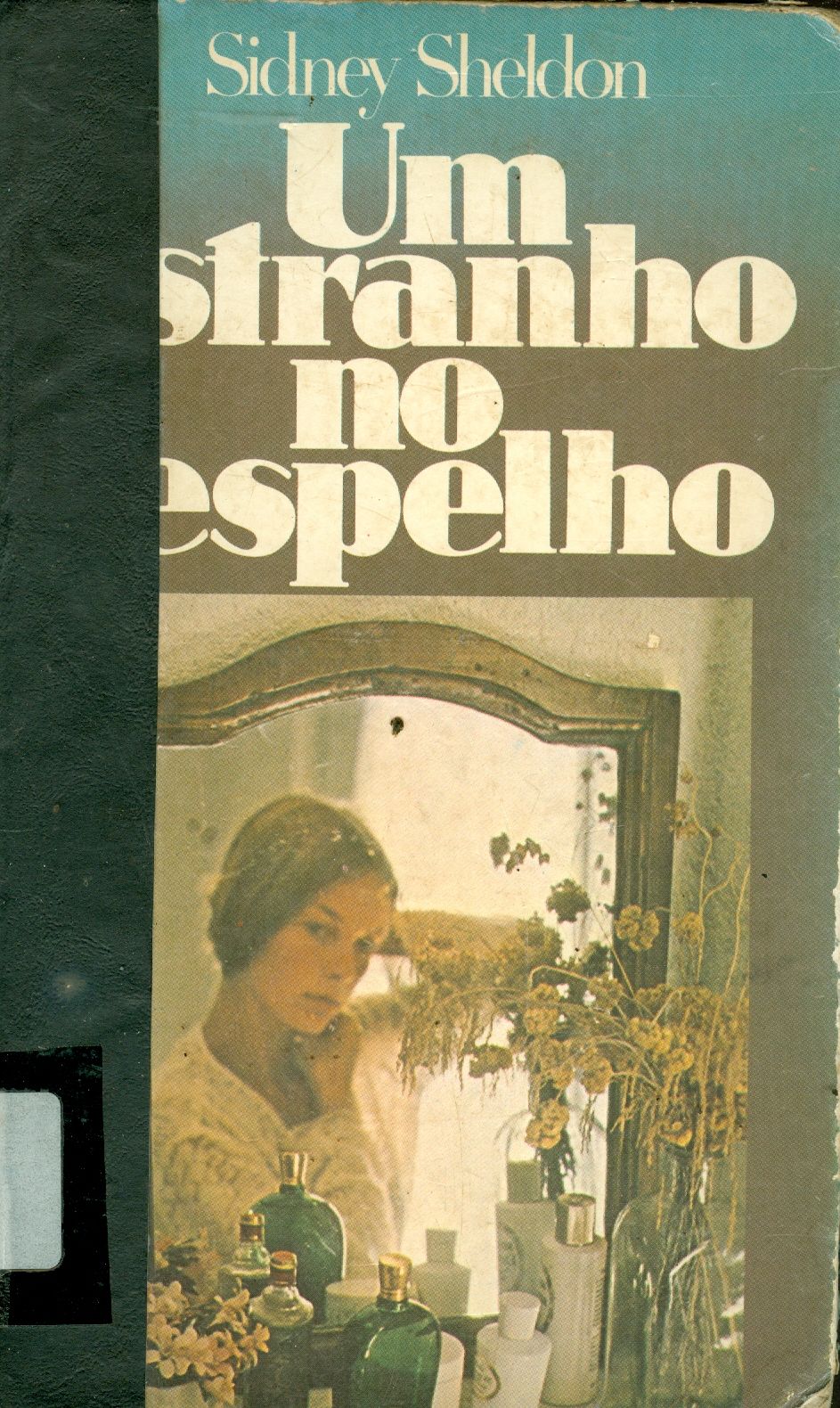 UM ESTRANHO NO ESPELHO 