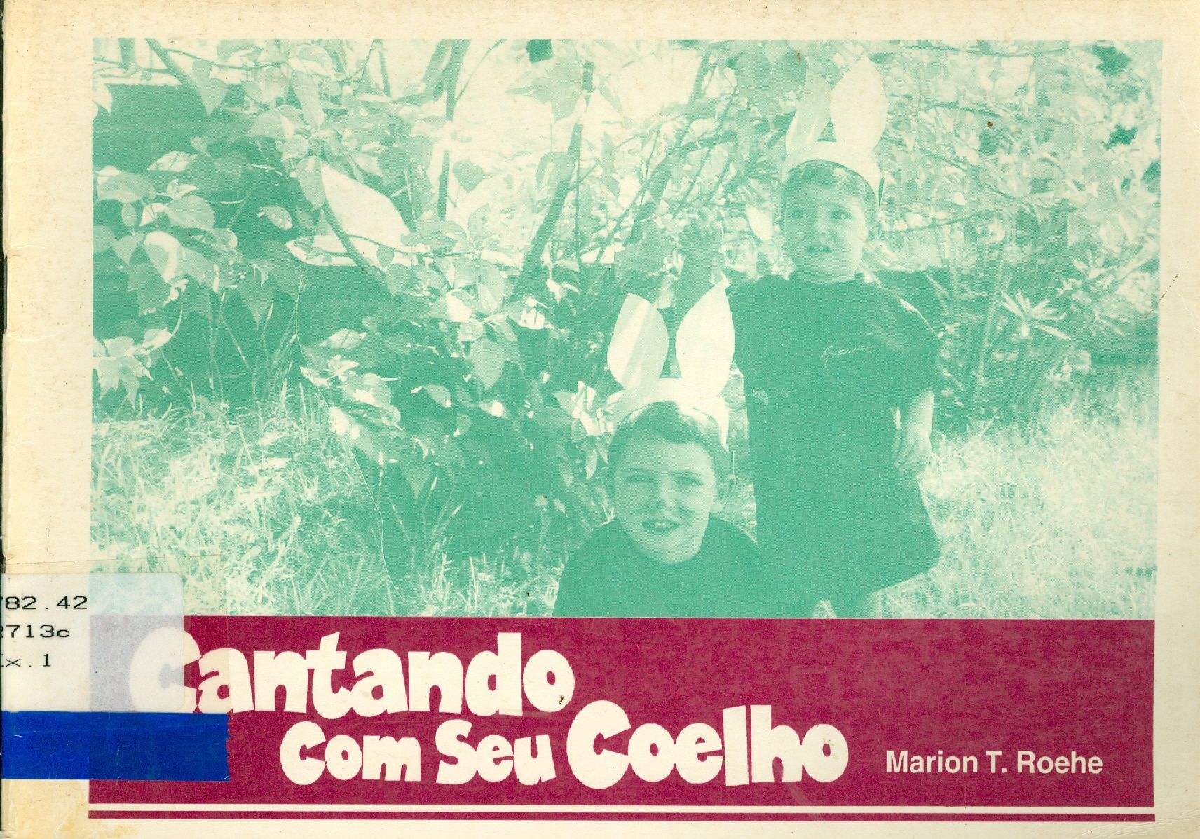 CANTANDO COM SEU COELHO