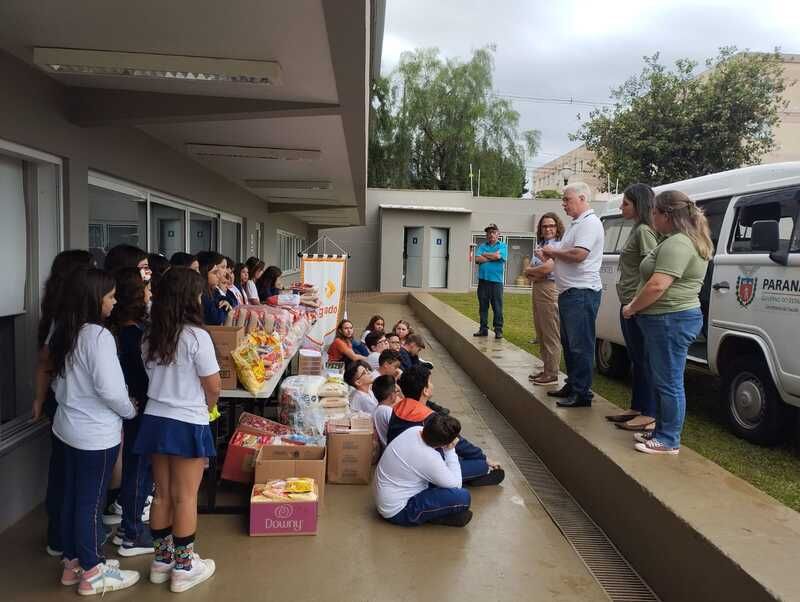 DOACAO PASCOA SEM FOME COLEGIO 2.jpeg