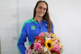 Atletas de Campo Mourão brilham em competições internacionais e são homenageadas pela FECAM