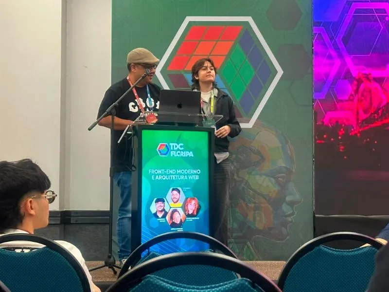 Coordenador e egressa do curso de ADS do Integrado apresentam palestra no TDC em Florianópolis