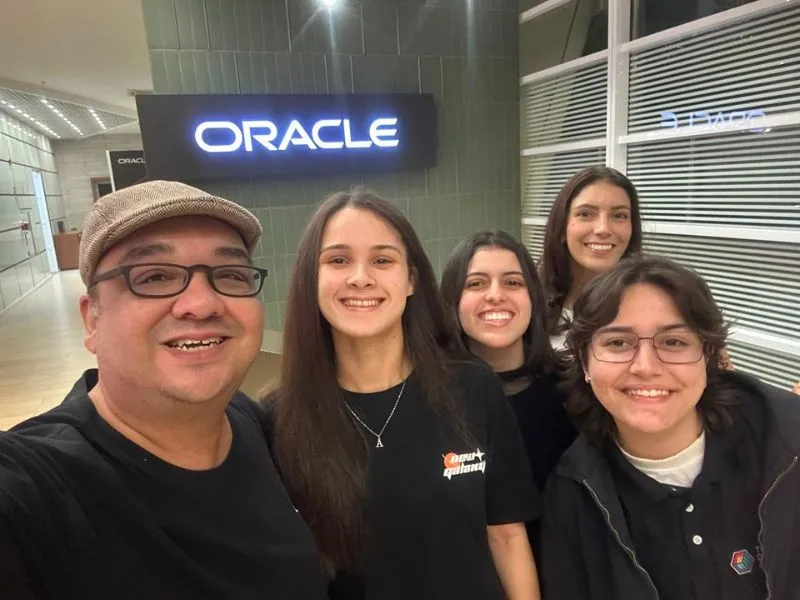 Alunos e egressos do curso de ADS do Integrado visitam Oracle Innovation Center em São Paulo