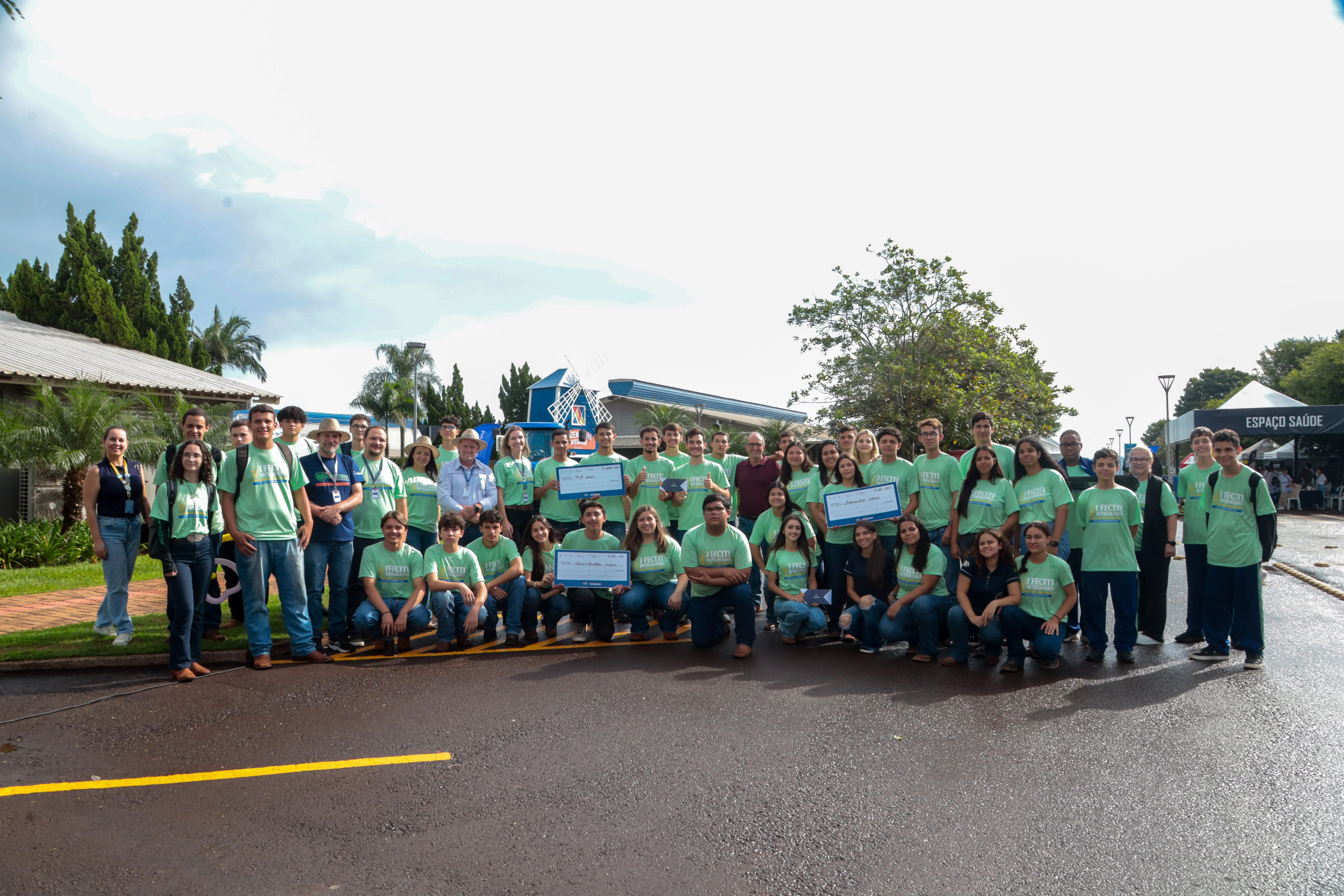 Estudantes do ensino médio são premiados na FECITI Integrado