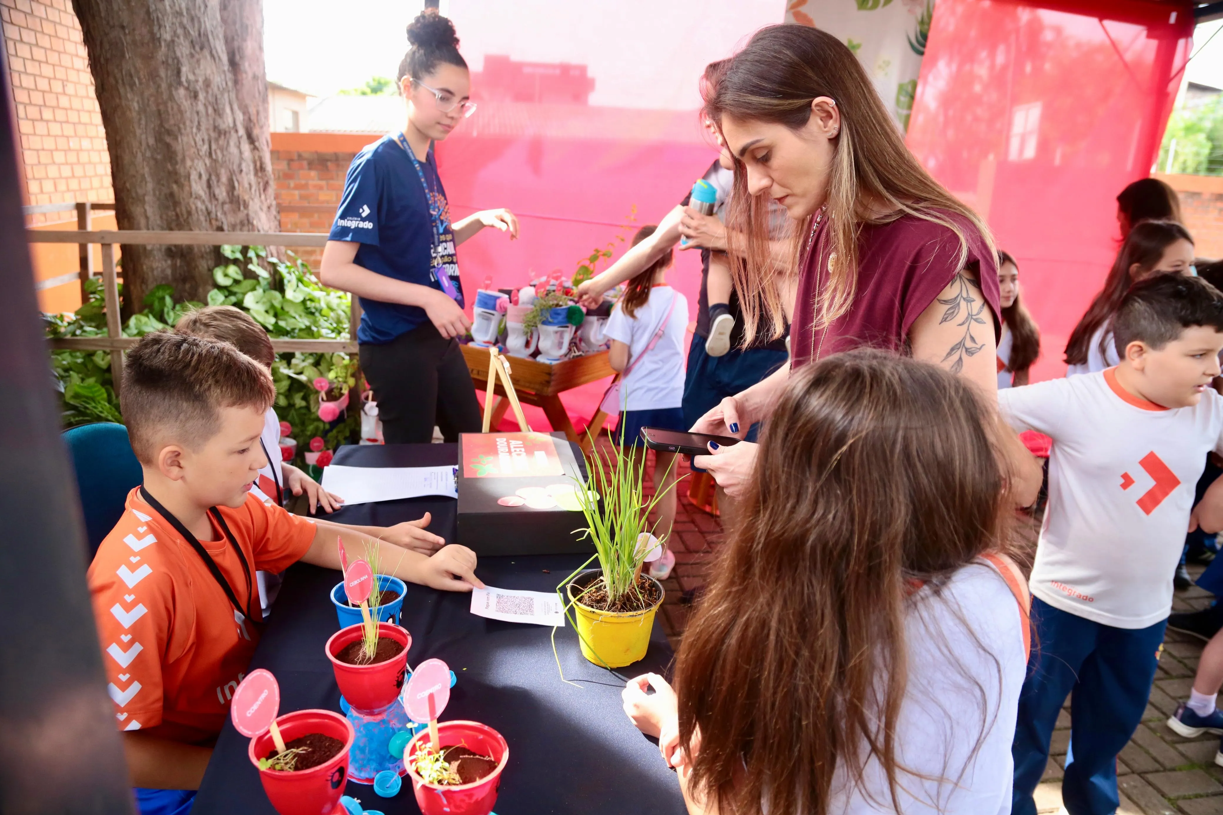 Colégio Integrado realiza Feira do Empreendedor e estimula protagonismo e criatividade dos alunos