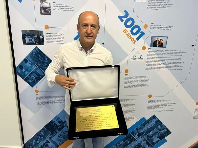 Grupo Integrado homenageia Robervani Pierin do Prado por trajetória de quase três décadas na instituição