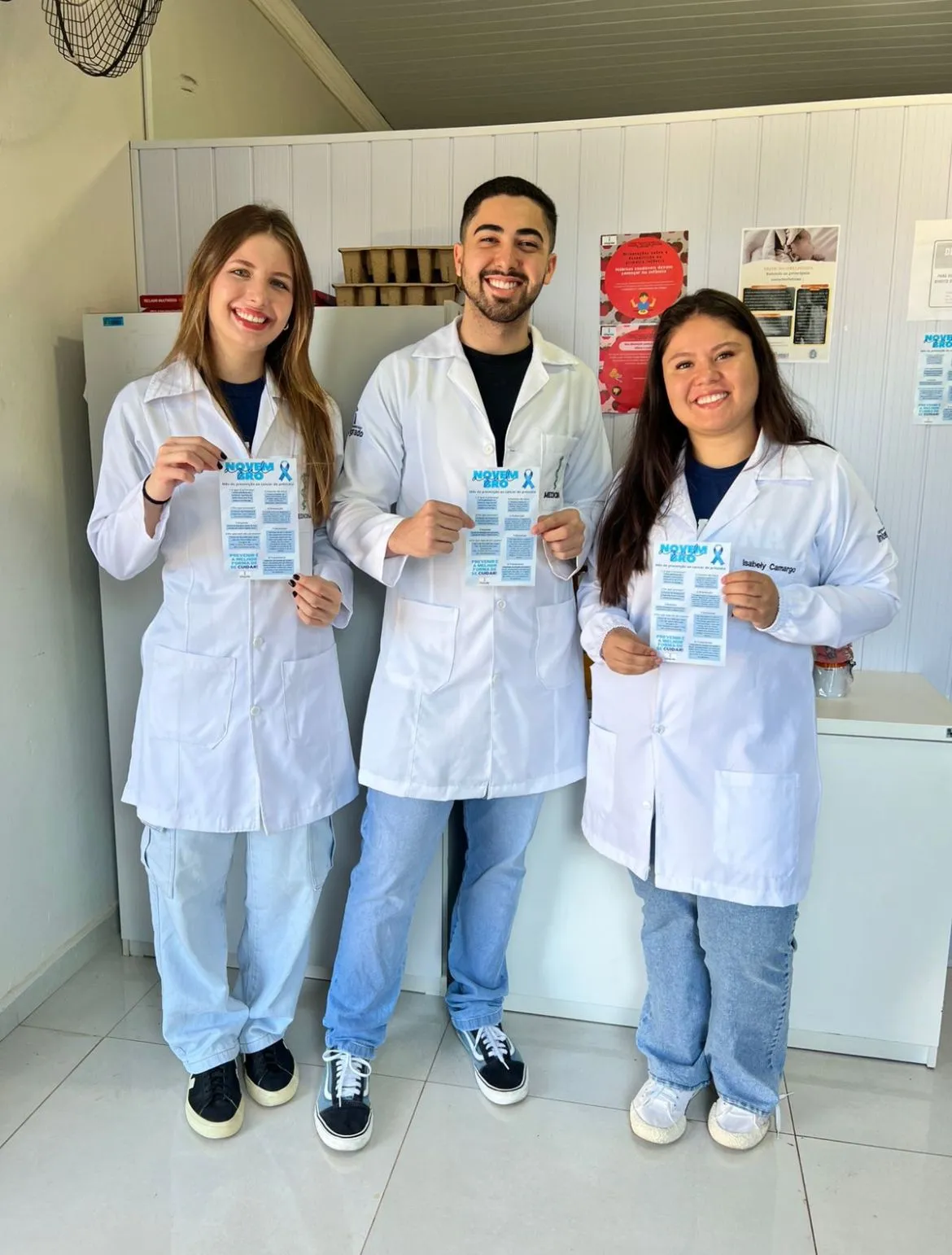 Acadêmicos de Medicina realizam projeto de conscientização sobre Novembro Azul em Campo Mourão