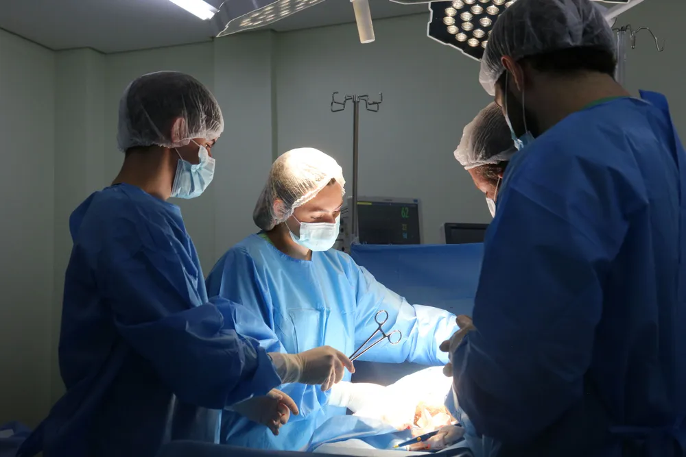 Estudantes de Medicina participam de 30 cirurgias em ação educativa e solidária