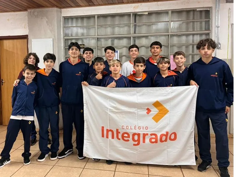 Colégio Integrado conquista título regional no futsal e garante vaga na fase macrorregional Colégio Integrado conquista título regional no futsal e garante vaga na fase macrorregional