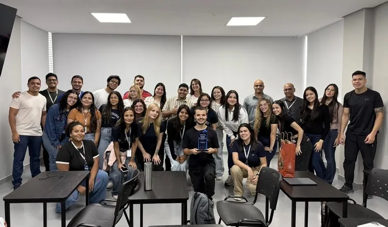 Calouros de Medicina da Faculdade Integrado de Macapá doam sangue em trote solidário Calouros de Medicina da Faculdade Integrado de Macapá doam sangue em trote solidário