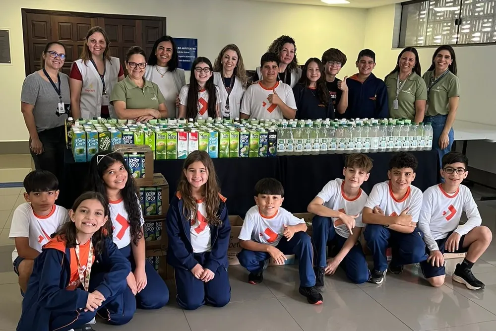Colégio Integrado arrecada 650 litros de água de coco para Santa Casa em campanha solidária Colégio Integrado arrecada 650 litros de água de coco para Santa Casa em campanha solidária