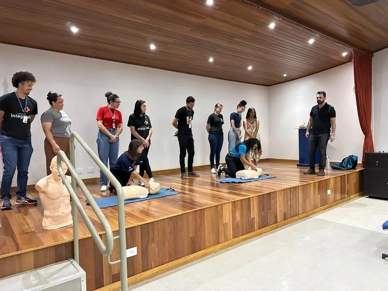 Colégio Integrado promove capacitação em primeiros socorros para equipe escolar